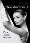 Okładka Oczarowanie. Życie Audrey Hepburn
